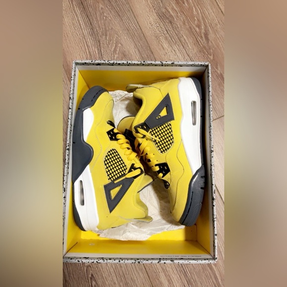 Jordan Shoes - Air Jordan 4 Retros EUC